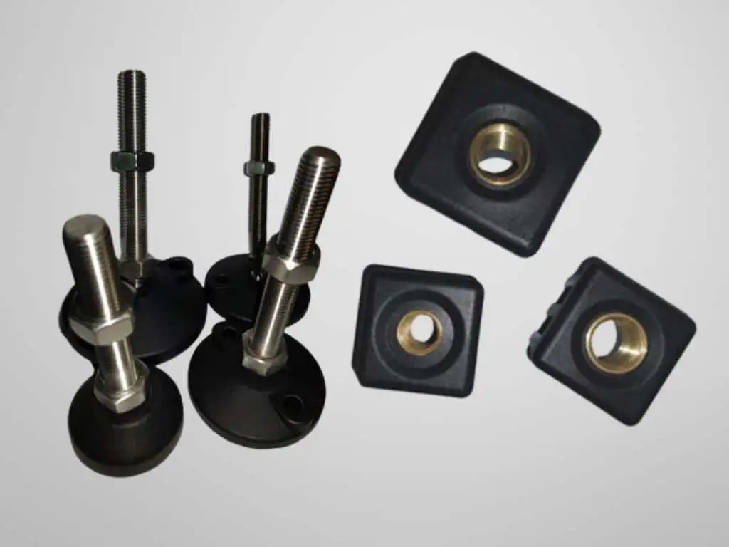 articulated-feet-and-square-inserts-for-conveyors